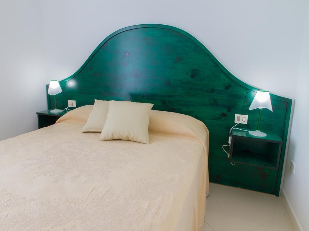 Gelso Bianco Apartments 캄포펠리체 디 로첼라 외부 사진